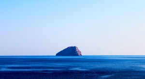 photo-1441973270863-189a40107d80