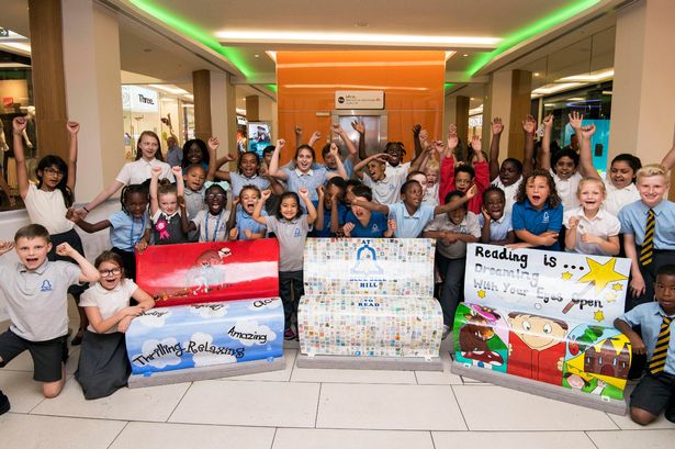 0_Hoodwinked-book-bench3